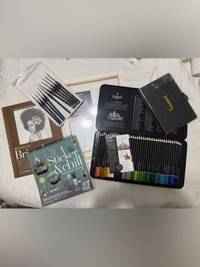 Art Supplies Bundle (NWT/Like New)
